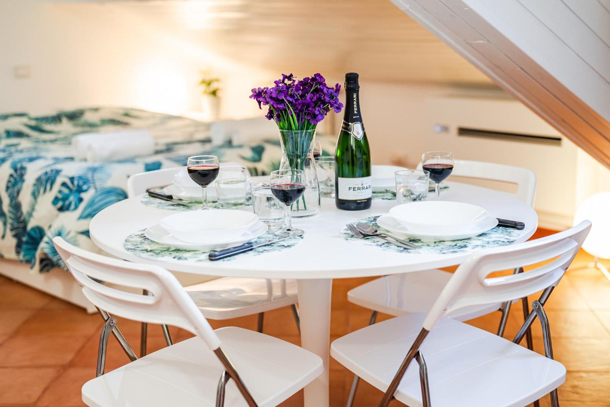 The White Jungle - San Babila Attic Apartment Milano Exterior foto