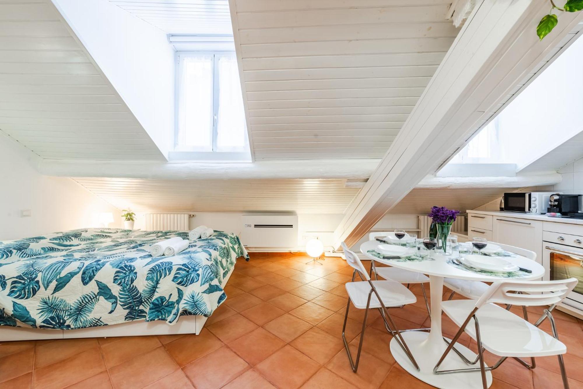 The White Jungle - San Babila Attic Apartment Milano Exterior foto